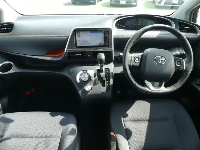 トヨタ シエンタ ハイブリッド G 千葉県 2016(平28)年 4.9万km ブラックマイカ Toyota Safety Sense/・プリクラッシュセーフティ/・レーンディパーチャーアラート/・オートハイビーム/両側パワースライドドア/純正SDナビ/地デジTV/【DVD/CD再生機能　Bluetooth接続】/バックカメラ/ドライブレコーダー（CSD-630FH）/ETC/LEDヘッドライト/フォグライト/ウインカーミラー/純正15インチアルミホイル/スマートキー