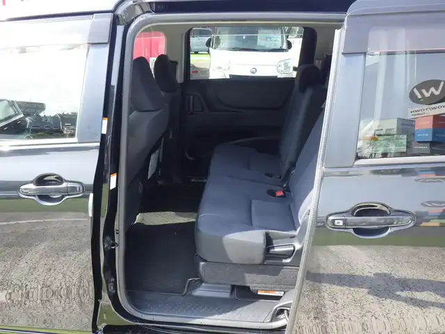 トヨタ シエンタ ハイブリッド G 千葉県 2016(平28)年 4.9万km ブラックマイカ Toyota Safety Sense/・プリクラッシュセーフティ/・レーンディパーチャーアラート/・オートハイビーム/両側パワースライドドア/純正SDナビ/地デジTV/【DVD/CD再生機能　Bluetooth接続】/バックカメラ/ドライブレコーダー（CSD-630FH）/ETC/LEDヘッドライト/フォグライト/ウインカーミラー/純正15インチアルミホイル/スマートキー