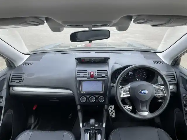 スバル フォレスター 2．0XT アイサイト 道央・札幌 2013(平25)年 5.4万km クリスタルブラックシリカ ４WD/社外メモリーナビ/CD/DVD/BT/ワンセグ/アイサイト/衝突被害軽減ブレーキ/横滑り防止装置/レーダークルーズコントロール/レーンキープアシスト/バックカメラ/ビルトインETC/XMODE/SI-DRIVE/パワーバックドア/前席パワーシート/前席シートヒーター/レザーシート/革巻きステアリング/ステアリングリモコン/パドルシフト/プッシュスタート/スマートキー/HIDヘッドライト/オートライト/フォグランプ/電動格納ミラー/ウィンカーミラー/純正フロアマット/ドアバイザー/スペアキー/社外AW付冬タイヤ積込/225/60/R17/2018年/山7mm