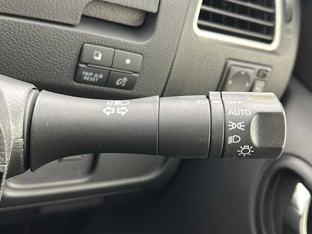 日産 セレナ HWS S HV Vセレ +Sefty 群馬県 2014(平26)年 8.4万km ブリリアントホワイトパール 純正8型ナビ 純正10型後席モニター　バックカメラ　両側電動スライドドア　衝突被害軽減ブレーキ　アイドリングストップ　レーンキープアシスト　オートライト　LEDヘッドライト　オートライト　禁煙車