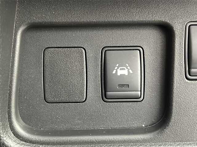 日産 セレナ HWS S HV Vセレ +Sefty 群馬県 2014(平26)年 8.4万km ブリリアントホワイトパール 純正8型ナビ 純正10型後席モニター　バックカメラ　両側電動スライドドア　衝突被害軽減ブレーキ　アイドリングストップ　レーンキープアシスト　オートライト　LEDヘッドライト　オートライト　禁煙車