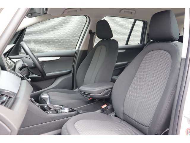 ＢＭＷ ２１８ｉ グランツアラー 大分県 2017(平29)年 1.4万km アルピンホワイトⅢ 当店買取車両/インテリジェントセーフティ/純正ナビ/Bluetooth/CD/DVD/バックカメラ/純正16インチAW/純正フロアマット/ミラー一体型ETC/電動リアゲート/スマートキー/アンビエントライト
