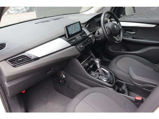 ＢＭＷ ２１８ｉ グランツアラー 大分県 2017(平29)年 1.4万km アルピンホワイトⅢ 当店買取車両/インテリジェントセーフティ/純正ナビ/Bluetooth/CD/DVD/バックカメラ/純正16インチAW/純正フロアマット/ミラー一体型ETC/電動リアゲート/スマートキー/アンビエントライト