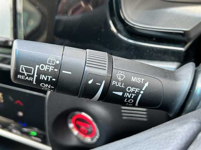 ホンダ シャトル ハイブリッド ホンダセンシング 島根県 2019(平31)年 8.5万km プラチナホワイトパール 4WD/社外ナビ/CD/ワンセグTV/レーダークルーズコントロール/スマートキー/スペアキー /プッシュスタート/ホイール付きスタッドレス積込/フロアマット/ドアバイザー/ドライブレコーダー/ETC/電動格納ミラー/レーンキープ/Fワイパーデアイサー