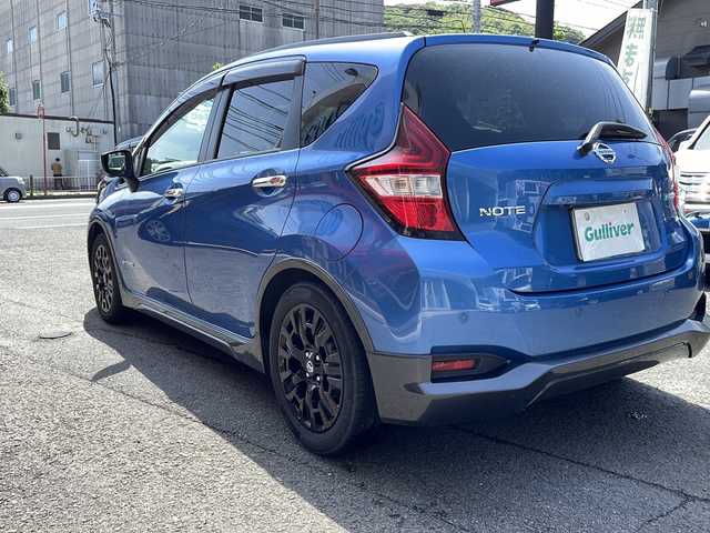 日産 ノート e-パワーXシーギア ツーリングパッケージ 長崎県 2018(平30)年 4.2万km シャイニングブルー 登録時41996km/純正ナビ/Bluetoothaudio/TV/DVD/AM.FM/全方位カメラ/ETC/デジタルインナーミラー/前方ドライブレコーダー/電動格納ミラー/純正アルミホイール/純正フロアマット