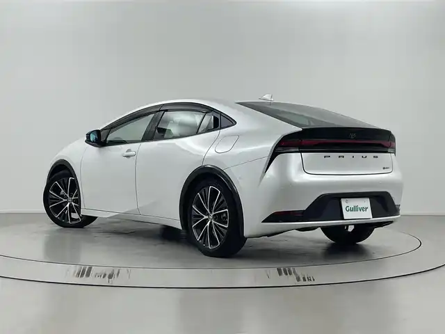 トヨタ プリウス Z 埼玉県 2023(令5)年 3.2万km プラチナホワイトパールマイカ 純正12.3インチディスプレイナビ　/地デジフルセグ　/アラウンドビューモニター　/ブラインドスポットモニター　　/黒レザーシート　/ETC2.0車載器　/ＬＥＤヘッドライト　/トヨタチームメイト　/運転席パワーシート/シートヒーター/エアーシート/ステアリングヒーター/純正19インチアルミホイール/パワーテールゲート/純正前後ドライブレコーダー