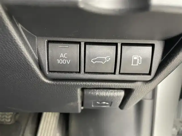 トヨタ プリウス Z 埼玉県 2023(令5)年 3.2万km プラチナホワイトパールマイカ 純正12.3インチディスプレイナビ　/地デジフルセグ　/アラウンドビューモニター　/ブラインドスポットモニター　　/黒レザーシート　/ETC2.0車載器　/ＬＥＤヘッドライト　/トヨタチームメイト　/運転席パワーシート/シートヒーター/エアーシート/ステアリングヒーター/純正19インチアルミホイール/パワーテールゲート/純正前後ドライブレコーダー