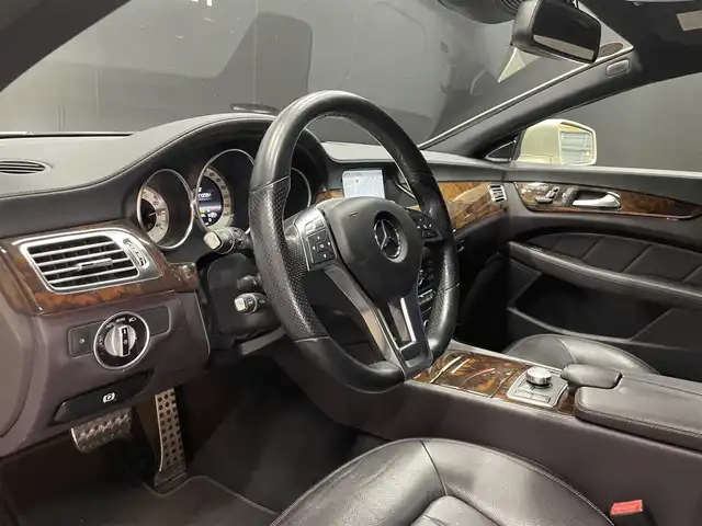 メルセデス・ベンツ ＣＬＳ５５０ SB 4マチック ブルーエフィ 群馬県 2012(平24)年 8.3万km パールベージュ AMGスポーツパッケージ/Harman/kardon/レーダーセーフティパッケージ/純正HDDナビ/バックカメラ/フルセグTV/全席シートヒーター/パワーシート/4WD/コーナーセンサー/19インチAW