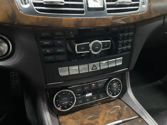 メルセデス・ベンツ ＣＬＳ５５０ SB 4マチック ブルーエフィ 群馬県 2012(平24)年 8.3万km パールベージュ AMGスポーツパッケージ/Harman/kardon/レーダーセーフティパッケージ/純正HDDナビ/バックカメラ/フルセグTV/全席シートヒーター/パワーシート/4WD/コーナーセンサー/19インチAW