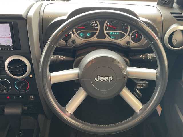 クライスラー・ジープ ジープ ラングラー アンリミテッド サハラ4AT 埼玉県 2010(平22)年 11.6万km 黒 社外ナビ/　　CD/DVD/BT/フルセグTV/サイドカメラ/クルーズコントロール/純正18インチAW/ETC/スペアキー/禁煙車