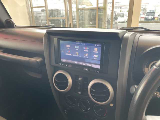 クライスラー・ジープ ジープ ラングラー アンリミテッド サハラ4AT 埼玉県 2010(平22)年 11.6万km 黒 社外ナビ/　　CD/DVD/BT/フルセグTV/サイドカメラ/クルーズコントロール/純正18インチAW/ETC/スペアキー/禁煙車