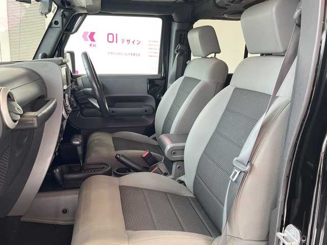 クライスラー・ジープ ジープ ラングラー アンリミテッド サハラ4AT 埼玉県 2010(平22)年 11.6万km 黒 社外ナビ/　　CD/DVD/BT/フルセグTV/サイドカメラ/クルーズコントロール/純正18インチAW/ETC/スペアキー/禁煙車