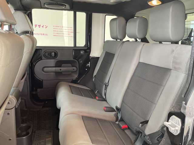 クライスラー・ジープ ジープ ラングラー アンリミテッド サハラ4AT 埼玉県 2010(平22)年 11.6万km 黒 社外ナビ/　　CD/DVD/BT/フルセグTV/サイドカメラ/クルーズコントロール/純正18インチAW/ETC/スペアキー/禁煙車