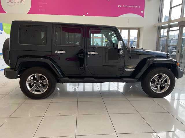 クライスラー・ジープ ジープ ラングラー アンリミテッド サハラ4AT 埼玉県 2010(平22)年 11.6万km 黒 社外ナビ/　　CD/DVD/BT/フルセグTV/サイドカメラ/クルーズコントロール/純正18インチAW/ETC/スペアキー/禁煙車