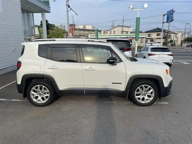 クライスラー・ジープ ジープ レネゲード リミテッド 神奈川県 2018(平30)年 1.6万km 白 ワンオーナー/純正8.4インチナビ/　・バックカメラ/　・フルセグTV/BT/AppleCarPlay/AndroidAuto/安全装置/　・ABS/　・DTC（ドラッグトルクコントロール）/　・ESC（エレクトロニックスタビリティコントロール）/　・TC（トラクションコントロール）/　・PBA（パニックブレーキアシスト）/　・HSA（ヒルスタートアシスト）/　・DST（ダイナミックステアリングトルク）/　・ERM（エレクトロニックロールオーバーミティゲーション）/　・レーンセンス/　・パークセンス/アダプティブクルーズコントロール/前席/　・パワーシート/　・シートヒーター/ステアリングヒーター/BSM/スマートキー×2/取扱説明書/整備記録簿