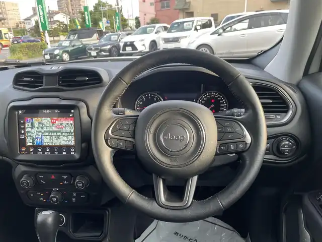 クライスラー・ジープ ジープ レネゲード リミテッド 神奈川県 2018(平30)年 1.6万km 白 ワンオーナー/純正8.4インチナビ/　・バックカメラ/　・フルセグTV/BT/AppleCarPlay/AndroidAuto/安全装置/　・ABS/　・DTC（ドラッグトルクコントロール）/　・ESC（エレクトロニックスタビリティコントロール）/　・TC（トラクションコントロール）/　・PBA（パニックブレーキアシスト）/　・HSA（ヒルスタートアシスト）/　・DST（ダイナミックステアリングトルク）/　・ERM（エレクトロニックロールオーバーミティゲーション）/　・レーンセンス/　・パークセンス/アダプティブクルーズコントロール/前席/　・パワーシート/　・シートヒーター/ステアリングヒーター/BSM/スマートキー×2/取扱説明書/整備記録簿