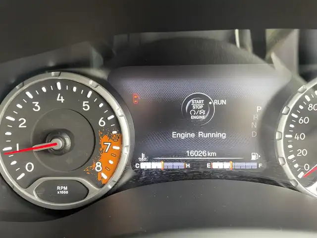 クライスラー・ジープ ジープ レネゲード リミテッド 神奈川県 2018(平30)年 1.6万km 白 ワンオーナー/純正8.4インチナビ/　・バックカメラ/　・フルセグTV/BT/AppleCarPlay/AndroidAuto/安全装置/　・ABS/　・DTC（ドラッグトルクコントロール）/　・ESC（エレクトロニックスタビリティコントロール）/　・TC（トラクションコントロール）/　・PBA（パニックブレーキアシスト）/　・HSA（ヒルスタートアシスト）/　・DST（ダイナミックステアリングトルク）/　・ERM（エレクトロニックロールオーバーミティゲーション）/　・レーンセンス/　・パークセンス/アダプティブクルーズコントロール/前席/　・パワーシート/　・シートヒーター/ステアリングヒーター/BSM/スマートキー×2/取扱説明書/整備記録簿
