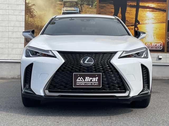 レクサス ＵＸ 200 Fスポーツ 愛知県 2019(平31)年 3.8万km ホワイトノーヴァガラスフレーク 純正メーカーナビ（CD/DVD/フルセグTV/Bluetooth）/パワーバックドア/ステアリングヒーター/前席シートヒーター/前席パワーシート/バックカメラ/前後ドライブレコーダー/レザーシート/革巻きステアリング/ステアリングリモコン/LEDヘッドライト/フォグランプ/オートマチックハイビームハイビーム/ETC2.0/純正18インチアルミホイール/純正フロアマット