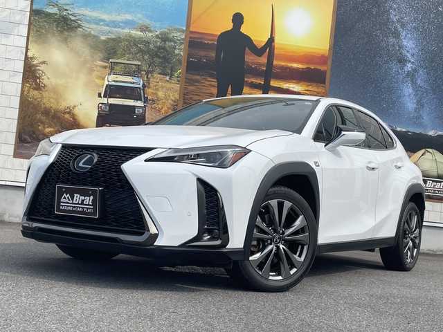 レクサス ＵＸ 200 Fスポーツ 愛知県 2019(平31)年 3.8万km ホワイトノーヴァガラスフレーク 純正メーカーナビ（CD/DVD/フルセグTV/Bluetooth）/パワーバックドア/ステアリングヒーター/前席シートヒーター/前席パワーシート/バックカメラ/前後ドライブレコーダー/レザーシート/革巻きステアリング/ステアリングリモコン/LEDヘッドライト/フォグランプ/オートマチックハイビームハイビーム/ETC2.0/純正18インチアルミホイール/純正フロアマット