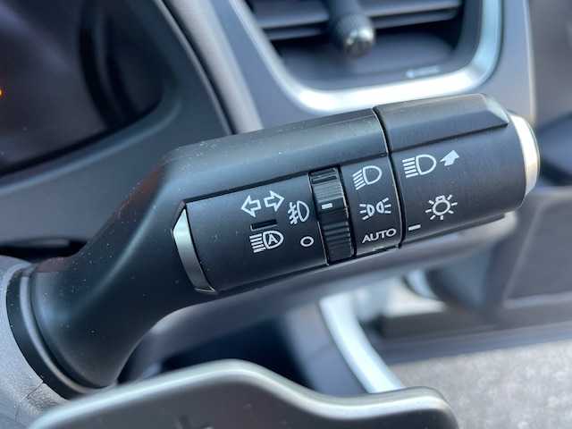 レクサス ＵＸ 200 Fスポーツ 愛知県 2019(平31)年 3.8万km ホワイトノーヴァガラスフレーク 純正メーカーナビ（CD/DVD/フルセグTV/Bluetooth）/パワーバックドア/ステアリングヒーター/前席シートヒーター/前席パワーシート/バックカメラ/前後ドライブレコーダー/レザーシート/革巻きステアリング/ステアリングリモコン/LEDヘッドライト/フォグランプ/オートマチックハイビームハイビーム/ETC2.0/純正18インチアルミホイール/純正フロアマット