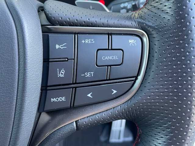 レクサス ＵＸ 200 Fスポーツ 愛知県 2019(平31)年 3.8万km ホワイトノーヴァガラスフレーク 純正メーカーナビ（CD/DVD/フルセグTV/Bluetooth）/パワーバックドア/ステアリングヒーター/前席シートヒーター/前席パワーシート/バックカメラ/前後ドライブレコーダー/レザーシート/革巻きステアリング/ステアリングリモコン/LEDヘッドライト/フォグランプ/オートマチックハイビームハイビーム/ETC2.0/純正18インチアルミホイール/純正フロアマット