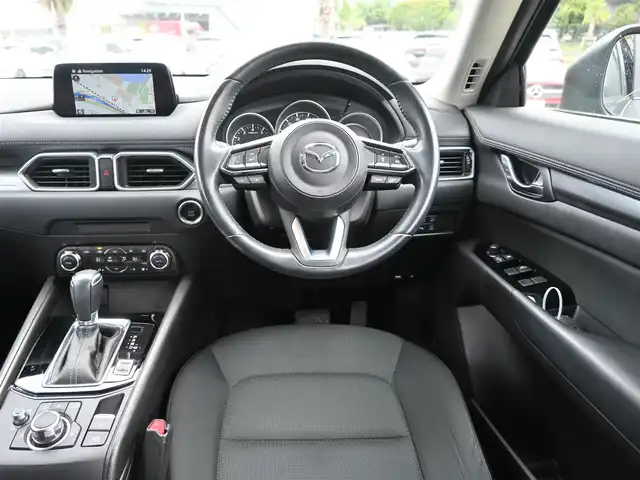 マツダ ＣＸ－５ 25S プロアクティブ 千葉県 2017(平29)年 3.5万km ジェットブラックマイカ スマートシティブレーキサポート/ブラインドスポットモニタリング/レーンキープ・アシスト・システム/アクティブ・ドライビング・ディスプレイ/純正SDナビ/【Bluetooth接続】/サイド/バックカメラ/ドライブレコーダー/革巻きステアリング/ステアリングスイッチ/ETC/LEDヘッドライト/ウインカーミラー/コーナーセンサー/純正19インチアルミホイル/サイド/カーテンエアバッグ/アドバンストキーレスエントリー