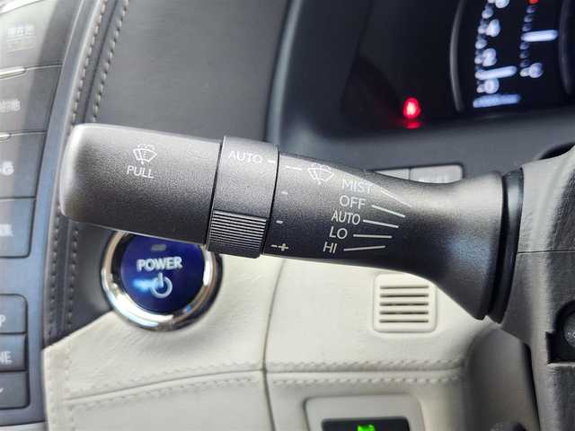 レクサス ＬＳ 600h Iパッケージ 愛知県 2012(平24)年 10.2万km ダークグレーマイカ 前方ミリ波レーダー方式プリクラッシュセーフティシステム・レーダークルーズコントロール（ブレーキ制御付）/ムーンルーフ・アルカンターラルーフ/保証書・取説・ナビ取説/Egプッシュスタート/カードキー＆スマートキー/ハイトコントロール（エアサス）/ドライブモードセレクト/MTモード付AT/本木目/革巻ステアリング・ヒーター・電動チルト・ステアリングスイッチ/アイボリーセミアニリンレザーシート/全席パワーシート＆ヒーター＆ベンチレーター/後席マッサージャー・オートサンシェード（リアウィンド＆リア）/純正HDDナビ・プレミアムサウンドシステム（10スピーカー）/DVD/CD/MSV/BT/USB/AUX・キャンセラー/バックカメラ・クリアランスソナー/純正ビルトインETC/純正フロントドラレコ/全ドア＆バックドアイージークロージャー/LEDヘッドライト・インテリジェントAFS・ヘッドライトクリーナー・フォグ/AUTOHOLD/ラゲッジネット/純正18インチアルミ/サイド＆カーテン＆ニーエアバック