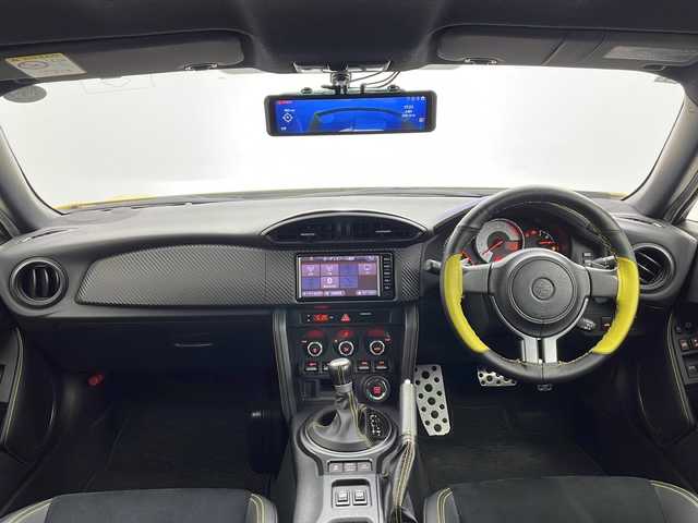 トヨタ ８６ GT イエローLTD エアロPKG 愛知県 2015(平27)年 3.9万km 黄 /禁煙車//特別仕様車”Yellow Limited”//外装特別色”サンライズイエロー(C2Z)”//エアロパッケージ//純正ナビ(NSCD-W66)//フルセグTV//バックカメラ//ETC//フロント・リヤバンパースポイラー//サイドスポイラー//大型リヤスポイラー//純正17インチアルミ(ブラック塗装)//本革×アルカンターラシート//前席シートヒーター//内装イエローステッチ//内装キャストブラック加飾//アルカンターラメーターバイザー//純正フロアマット//革巻きステアリング//社外ステアリングカバー//プッシュスタート//電動格納ミラー//横滑り防止装置//イモビライザー