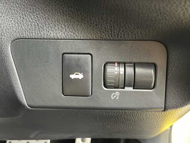 トヨタ ８６ GT イエローLTD エアロPKG 愛知県 2015(平27)年 3.9万km 黄 /禁煙車//特別仕様車”Yellow Limited”//外装特別色”サンライズイエロー(C2Z)”//エアロパッケージ//純正ナビ(NSCD-W66)//フルセグTV//バックカメラ//ETC//フロント・リヤバンパースポイラー//サイドスポイラー//大型リヤスポイラー//純正17インチアルミ(ブラック塗装)//本革×アルカンターラシート//前席シートヒーター//内装イエローステッチ//内装キャストブラック加飾//アルカンターラメーターバイザー//純正フロアマット//革巻きステアリング//社外ステアリングカバー//プッシュスタート//電動格納ミラー//横滑り防止装置//イモビライザー