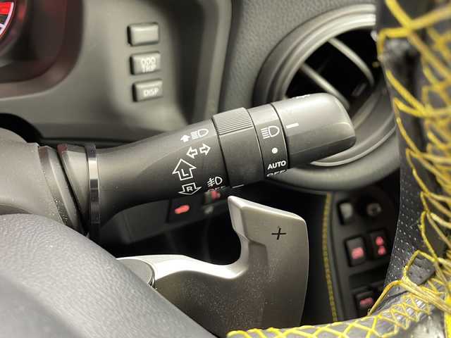 トヨタ ８６ GT イエローLTD エアロPKG 愛知県 2015(平27)年 3.9万km 黄 /禁煙車//特別仕様車”Yellow Limited”//外装特別色”サンライズイエロー(C2Z)”//エアロパッケージ//純正ナビ(NSCD-W66)//フルセグTV//バックカメラ//ETC//フロント・リヤバンパースポイラー//サイドスポイラー//大型リヤスポイラー//純正17インチアルミ(ブラック塗装)//本革×アルカンターラシート//前席シートヒーター//内装イエローステッチ//内装キャストブラック加飾//アルカンターラメーターバイザー//純正フロアマット//革巻きステアリング//社外ステアリングカバー//プッシュスタート//電動格納ミラー//横滑り防止装置//イモビライザー