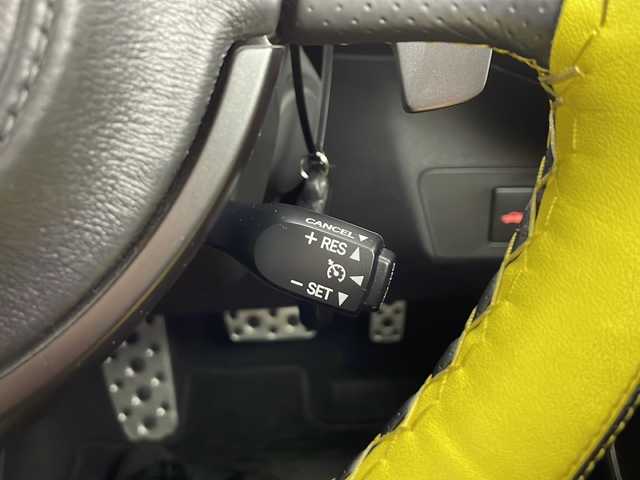 トヨタ ８６ GT イエローLTD エアロPKG 愛知県 2015(平27)年 3.9万km 黄 /禁煙車//特別仕様車”Yellow Limited”//外装特別色”サンライズイエロー(C2Z)”//エアロパッケージ//純正ナビ(NSCD-W66)//フルセグTV//バックカメラ//ETC//フロント・リヤバンパースポイラー//サイドスポイラー//大型リヤスポイラー//純正17インチアルミ(ブラック塗装)//本革×アルカンターラシート//前席シートヒーター//内装イエローステッチ//内装キャストブラック加飾//アルカンターラメーターバイザー//純正フロアマット//革巻きステアリング//社外ステアリングカバー//プッシュスタート//電動格納ミラー//横滑り防止装置//イモビライザー