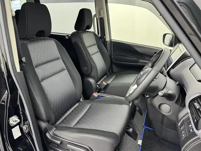 日産 セレナ e－パワー ハイウェイスター V 福岡県 2021(令3)年 6.7万km ダイヤモンドブラック 後席モニター　/純正１０型ナビ　/全方位カメラ　/エマージェンシーブレーキ　/プロパイロット　/両側電動スライドドア　/シートヒーター　/ステアリングヒーター　/デジタルルームミラー　/ＢＳＭ　/ドラレコ　/ＥＴＣ　/ＬＥＤ
