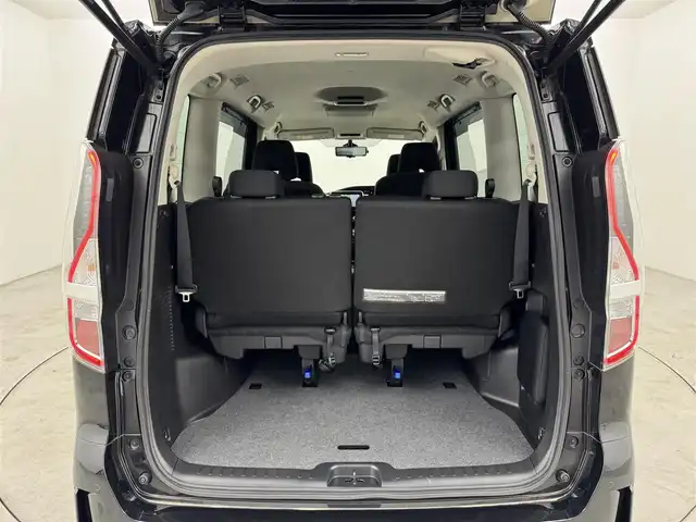 日産 セレナ e－パワー ハイウェイスター V 福岡県 2021(令3)年 6.7万km ダイヤモンドブラック 後席モニター　/純正１０型ナビ　/全方位カメラ　/エマージェンシーブレーキ　/プロパイロット　/両側電動スライドドア　/シートヒーター　/ステアリングヒーター　/デジタルルームミラー　/ＢＳＭ　/ドラレコ　/ＥＴＣ　/ＬＥＤ