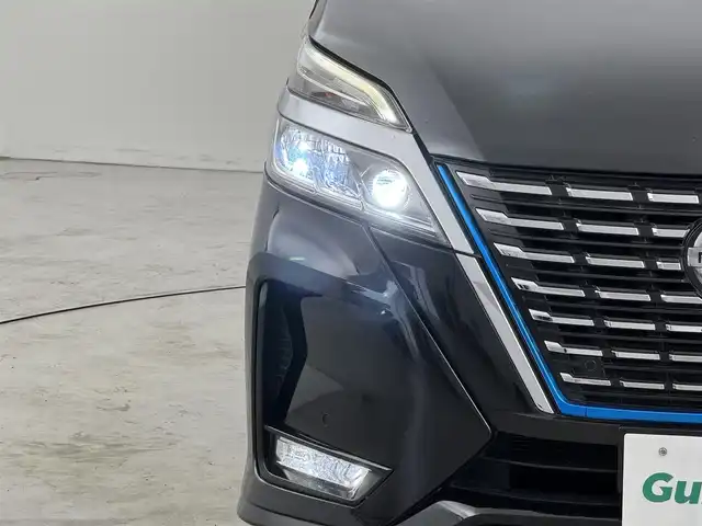 日産 セレナ e－パワー ハイウェイスター V 福岡県 2021(令3)年 6.7万km ダイヤモンドブラック 後席モニター　/純正１０型ナビ　/全方位カメラ　/エマージェンシーブレーキ　/プロパイロット　/両側電動スライドドア　/シートヒーター　/ステアリングヒーター　/デジタルルームミラー　/ＢＳＭ　/ドラレコ　/ＥＴＣ　/ＬＥＤ