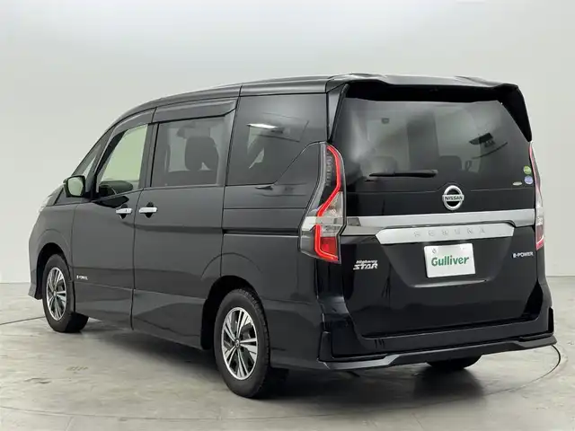 日産 セレナ e－パワー ハイウェイスター V 福岡県 2021(令3)年 6.7万km ダイヤモンドブラック 後席モニター　/純正１０型ナビ　/全方位カメラ　/エマージェンシーブレーキ　/プロパイロット　/両側電動スライドドア　/シートヒーター　/ステアリングヒーター　/デジタルルームミラー　/ＢＳＭ　/ドラレコ　/ＥＴＣ　/ＬＥＤ