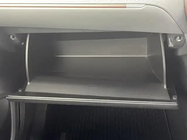 トヨタ ハリアー G 熊本県 2020(令2)年 4.1万km ホワイトパールクリスタルシャイン ワンオーナー　/純正ナビ（BT・フルセグ・USB）TVキャンセラー　/純正デジタルインナーミラー型前方ドライブレコーダー　/ビルトインＥＴＣ　/バックカメラ　/前後クリアランスソナー　/レーダークルーズコントロール　/運転席パワーシート　/ブラインドスポットモニター/衝突軽減ブレーキ/レーンキープアシスト/先行車発進お知らせ機能/パワーバックドア/ハーフレザーシート/純正フロアマット/純正１８インチAW/オートライト/オートマチックハイビーム/LEDヘッドライト/スマートキー/プッシュスタート/保証書/取扱説明書