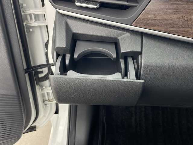 日産 オーラ G FOUR 秋田県 2022(令4)年 4万km ピュアホワイトパール ４WD/ワンオーナー　/純正ナビ【AM/FM/CD/DVD/BT】　/全方位カメラ　/ＥＴＣ　/フルセグＴＶ　/自動パーキングブレーキ　/オートホールド　/横滑り防止装置　/衝突被害軽減システム　/前方ドライブレコーダー　/スマートキー　/スペアキー有り/純正エンジンスターター /前席シートヒーター/EV/D-MODE/USBポート/ステアリングリモコン/ステアリングヒーター/オートライト/電格ミラー/革巻きステアリング/プッシュスタート /純正フロアマット/サイドバイザー /ウィンカーミラー /純正AW/コーナーセンサー