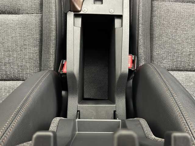 日産 オーラ G FOUR 秋田県 2022(令4)年 4万km ピュアホワイトパール ４WD/ワンオーナー　/純正ナビ【AM/FM/CD/DVD/BT】　/全方位カメラ　/ＥＴＣ　/フルセグＴＶ　/自動パーキングブレーキ　/オートホールド　/横滑り防止装置　/衝突被害軽減システム　/前方ドライブレコーダー　/スマートキー　/スペアキー有り/純正エンジンスターター /前席シートヒーター/EV/D-MODE/USBポート/ステアリングリモコン/ステアリングヒーター/オートライト/電格ミラー/革巻きステアリング/プッシュスタート /純正フロアマット/サイドバイザー /ウィンカーミラー /純正AW/コーナーセンサー