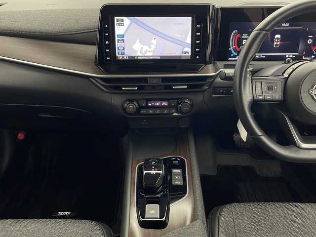 日産 オーラ G FOUR 秋田県 2022(令4)年 4万km ピュアホワイトパール ４WD/ワンオーナー　/純正ナビ【AM/FM/CD/DVD/BT】　/全方位カメラ　/ＥＴＣ　/フルセグＴＶ　/自動パーキングブレーキ　/オートホールド　/横滑り防止装置　/衝突被害軽減システム　/前方ドライブレコーダー　/スマートキー　/スペアキー有り/純正エンジンスターター /前席シートヒーター/EV/D-MODE/USBポート/ステアリングリモコン/ステアリングヒーター/オートライト/電格ミラー/革巻きステアリング/プッシュスタート /純正フロアマット/サイドバイザー /ウィンカーミラー /純正AW/コーナーセンサー