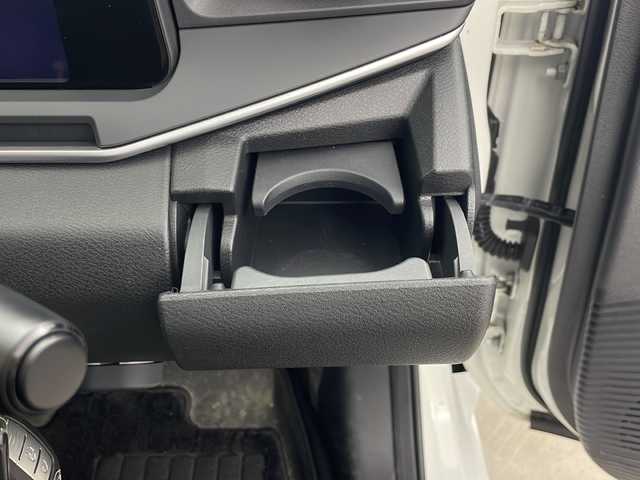 日産 オーラ G FOUR 秋田県 2022(令4)年 4万km ピュアホワイトパール ４WD/ワンオーナー　/純正ナビ【AM/FM/CD/DVD/BT】　/全方位カメラ　/ＥＴＣ　/フルセグＴＶ　/自動パーキングブレーキ　/オートホールド　/横滑り防止装置　/衝突被害軽減システム　/前方ドライブレコーダー　/スマートキー　/スペアキー有り/純正エンジンスターター /前席シートヒーター/EV/D-MODE/USBポート/ステアリングリモコン/ステアリングヒーター/オートライト/電格ミラー/革巻きステアリング/プッシュスタート /純正フロアマット/サイドバイザー /ウィンカーミラー /純正AW/コーナーセンサー