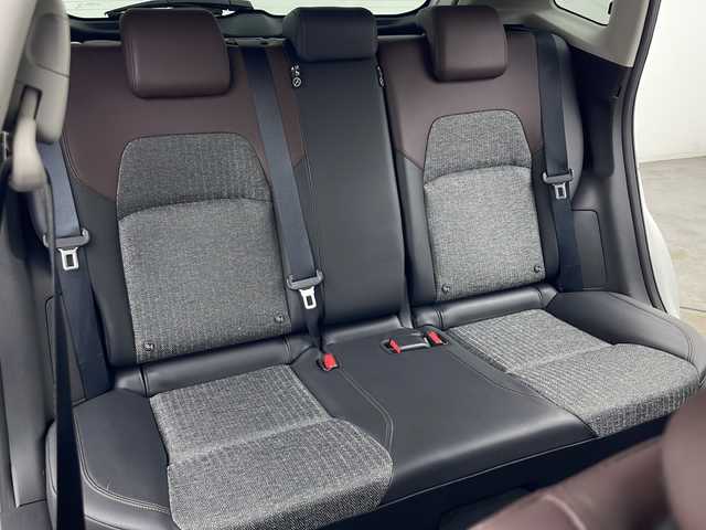 日産 オーラ G FOUR 秋田県 2022(令4)年 4万km ピュアホワイトパール ４WD/ワンオーナー　/純正ナビ【AM/FM/CD/DVD/BT】　/全方位カメラ　/ＥＴＣ　/フルセグＴＶ　/自動パーキングブレーキ　/オートホールド　/横滑り防止装置　/衝突被害軽減システム　/前方ドライブレコーダー　/スマートキー　/スペアキー有り/純正エンジンスターター /前席シートヒーター/EV/D-MODE/USBポート/ステアリングリモコン/ステアリングヒーター/オートライト/電格ミラー/革巻きステアリング/プッシュスタート /純正フロアマット/サイドバイザー /ウィンカーミラー /純正AW/コーナーセンサー