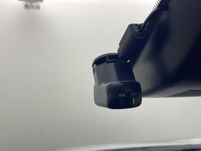 日産 オーラ G FOUR 秋田県 2022(令4)年 4万km ピュアホワイトパール ４WD/ワンオーナー　/純正ナビ【AM/FM/CD/DVD/BT】　/全方位カメラ　/ＥＴＣ　/フルセグＴＶ　/自動パーキングブレーキ　/オートホールド　/横滑り防止装置　/衝突被害軽減システム　/前方ドライブレコーダー　/スマートキー　/スペアキー有り/純正エンジンスターター /前席シートヒーター/EV/D-MODE/USBポート/ステアリングリモコン/ステアリングヒーター/オートライト/電格ミラー/革巻きステアリング/プッシュスタート /純正フロアマット/サイドバイザー /ウィンカーミラー /純正AW/コーナーセンサー