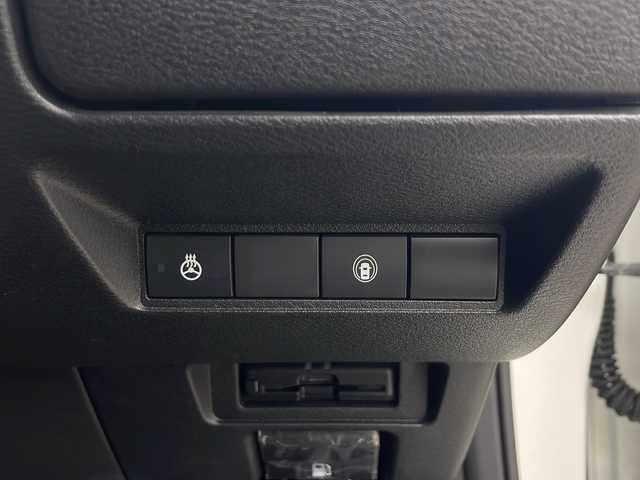 日産 オーラ G FOUR 秋田県 2022(令4)年 4万km ピュアホワイトパール ４WD/ワンオーナー　/純正ナビ【AM/FM/CD/DVD/BT】　/全方位カメラ　/ＥＴＣ　/フルセグＴＶ　/自動パーキングブレーキ　/オートホールド　/横滑り防止装置　/衝突被害軽減システム　/前方ドライブレコーダー　/スマートキー　/スペアキー有り/純正エンジンスターター /前席シートヒーター/EV/D-MODE/USBポート/ステアリングリモコン/ステアリングヒーター/オートライト/電格ミラー/革巻きステアリング/プッシュスタート /純正フロアマット/サイドバイザー /ウィンカーミラー /純正AW/コーナーセンサー