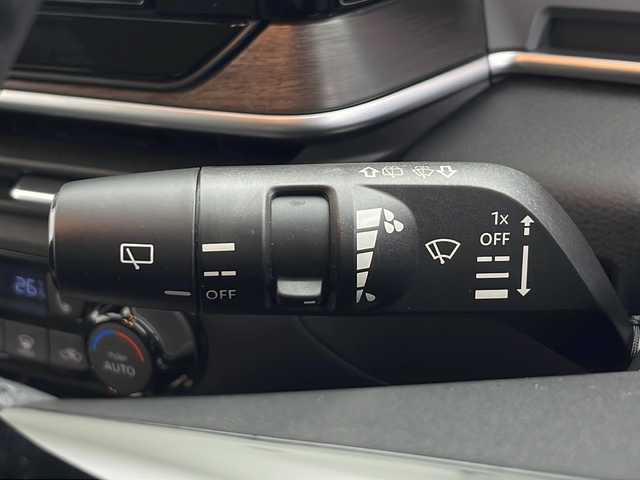 日産 オーラ G FOUR 秋田県 2022(令4)年 4万km ピュアホワイトパール ４WD/ワンオーナー　/純正ナビ【AM/FM/CD/DVD/BT】　/全方位カメラ　/ＥＴＣ　/フルセグＴＶ　/自動パーキングブレーキ　/オートホールド　/横滑り防止装置　/衝突被害軽減システム　/前方ドライブレコーダー　/スマートキー　/スペアキー有り/純正エンジンスターター /前席シートヒーター/EV/D-MODE/USBポート/ステアリングリモコン/ステアリングヒーター/オートライト/電格ミラー/革巻きステアリング/プッシュスタート /純正フロアマット/サイドバイザー /ウィンカーミラー /純正AW/コーナーセンサー