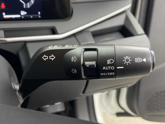 日産 オーラ G FOUR 秋田県 2022(令4)年 4万km ピュアホワイトパール ４WD/ワンオーナー　/純正ナビ【AM/FM/CD/DVD/BT】　/全方位カメラ　/ＥＴＣ　/フルセグＴＶ　/自動パーキングブレーキ　/オートホールド　/横滑り防止装置　/衝突被害軽減システム　/前方ドライブレコーダー　/スマートキー　/スペアキー有り/純正エンジンスターター /前席シートヒーター/EV/D-MODE/USBポート/ステアリングリモコン/ステアリングヒーター/オートライト/電格ミラー/革巻きステアリング/プッシュスタート /純正フロアマット/サイドバイザー /ウィンカーミラー /純正AW/コーナーセンサー