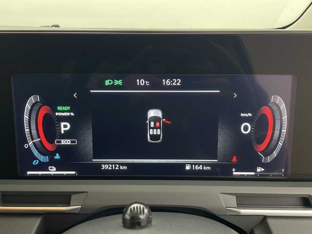 日産 オーラ G FOUR 秋田県 2022(令4)年 4万km ピュアホワイトパール ４WD/ワンオーナー　/純正ナビ【AM/FM/CD/DVD/BT】　/全方位カメラ　/ＥＴＣ　/フルセグＴＶ　/自動パーキングブレーキ　/オートホールド　/横滑り防止装置　/衝突被害軽減システム　/前方ドライブレコーダー　/スマートキー　/スペアキー有り/純正エンジンスターター /前席シートヒーター/EV/D-MODE/USBポート/ステアリングリモコン/ステアリングヒーター/オートライト/電格ミラー/革巻きステアリング/プッシュスタート /純正フロアマット/サイドバイザー /ウィンカーミラー /純正AW/コーナーセンサー