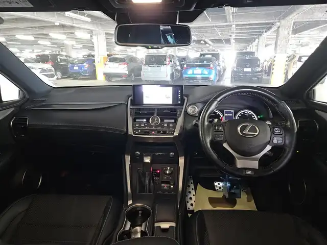 レクサス ＮＸ 300 Fスポーツ 宮崎県 2019(令1)年 8.8万km ホワイトノーヴァガラスフレーク 〇純正10.3インチナビ/〇フルセグTV/〇ハンズフリーパワーバックドア/〇バックカメラ/〇パノラミックビューモニター/〇ETC/〇レーダークルーズコントロール/〇セーフティシステムプラス/〇パーキングサポートブレーキ/〇ターボ/〇三眼フルLEDヘッドライト/〇左右独立温度調整オートエアコン/〇革巻きステアリングホイール/パドルシフト/〇ステアリングヒーター/〇専用革スポーツシート/〇パワーシート/シートヒーター/〇TRD19インチアルミホイール/〇TRDエアロ/〇スマートエントリー/スタートシステム/〇禁煙車