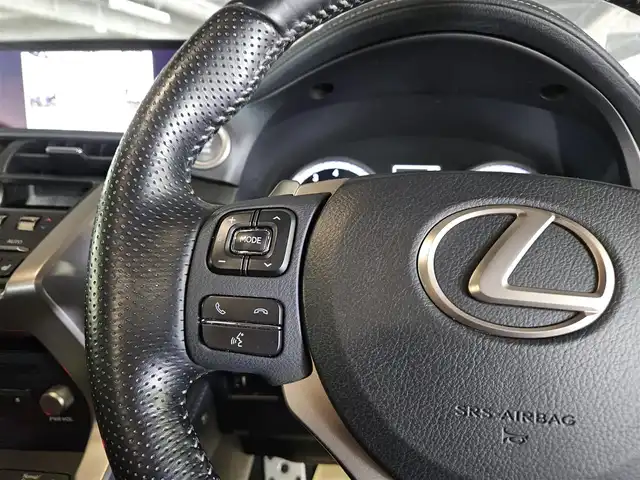 レクサス ＮＸ 300 Fスポーツ 宮崎県 2019(令1)年 8.8万km ホワイトノーヴァガラスフレーク 〇純正10.3インチナビ/〇フルセグTV/〇ハンズフリーパワーバックドア/〇バックカメラ/〇パノラミックビューモニター/〇ETC/〇レーダークルーズコントロール/〇セーフティシステムプラス/〇パーキングサポートブレーキ/〇ターボ/〇三眼フルLEDヘッドライト/〇左右独立温度調整オートエアコン/〇革巻きステアリングホイール/パドルシフト/〇ステアリングヒーター/〇専用革スポーツシート/〇パワーシート/シートヒーター/〇TRD19インチアルミホイール/〇TRDエアロ/〇スマートエントリー/スタートシステム/〇禁煙車