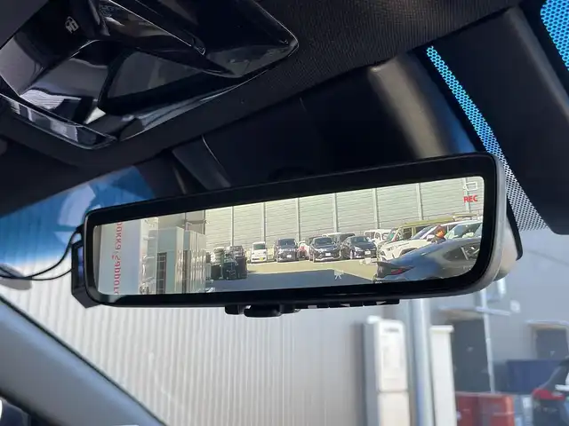 トヨタ ハリアー Z 滋賀県 2023(令5)年 0.9万km プラチナホワイトパールマイカ １２．３インチ純正ナビ/　Bluetooth/USB/Miracast/フルセグ/バックカメラ/ドライブレコーダー（前後）/前後ソナー/衝突軽減装置/ブラインドスポットモニター/電子パーキングシステム/パワーバックドア/ハーフレザー/パワーシート/ビルトインETC2.0/デジタルインナーミラー/純正19インチアルミホイール/MTモード付AT/オートホールド/オートライト/オートハイビーム