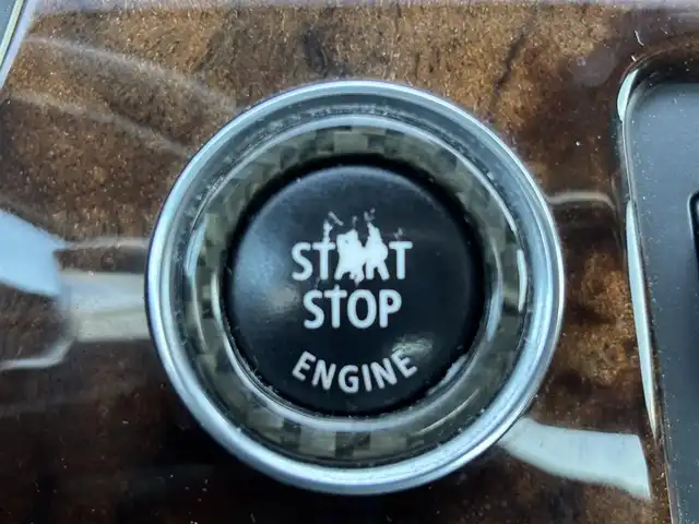 ＢＭＷ ３３５ｉ クーペ 滋賀県 2012(平24)年 14万km チタンシルバーM 純正HDDナビ/・AM/FM/・CD/DVD/・AUX/USB/・Musicコレクション/・フルセグTV/ステアリングスイッチ/革巻きステアリング/パドルシフト/ミラー一体型ETC/前席パワーシート/運転席メモリーシート/前席シートヒーター/クルーズコントロール/電動格納ミラー/オートマチックヘッドライト/HIDヘッドライト/フォグランプ/純正18インチアルミホイール